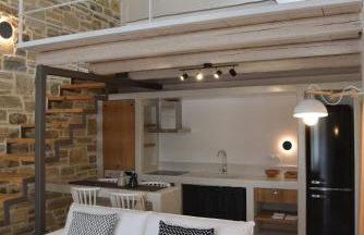 LAINI LUXURY SUITES - Photo 13