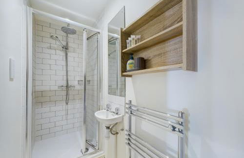 Duplex Redhill town centre Apt by Livingo Stays - Foto 18