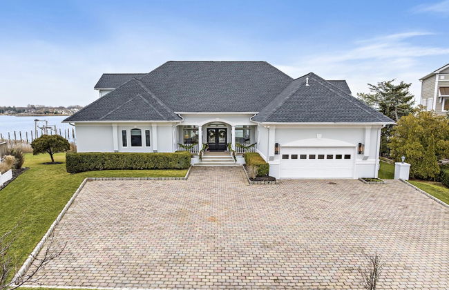 Monmouth Beach 4BR Villa on the Water - Foto 1