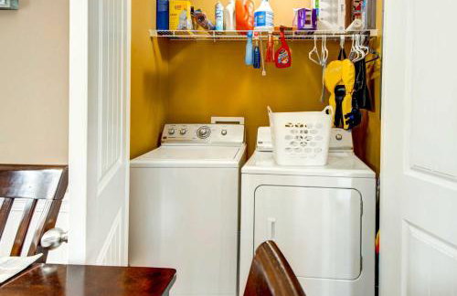 Lakefront Sparta Retreat with Dock and Game Room - Foto 40