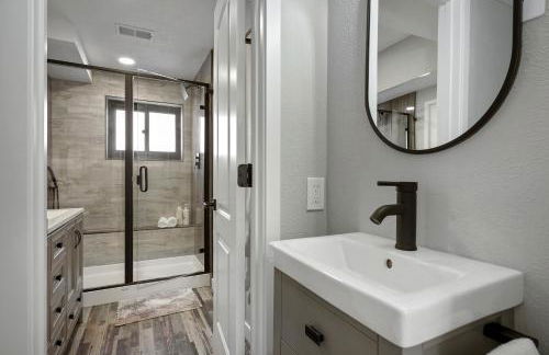 Serene 4-Bedroom Getaway in Arvada! Pet-friendly! - Foto 12