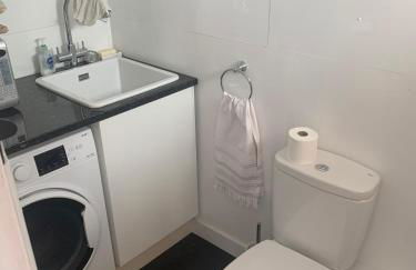 Lovely Two Bedroom Town House - Minimum 2 Night Stay - Foto 4
