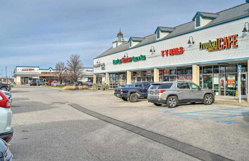 All-Season Grand Haven Getaway with Deck! - Foto 26