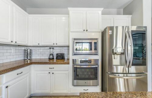 GAMEROOM, King Beds, Movie Projector, Heated Saltwater Pool, Golf and Games! - Foto 38