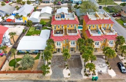 Summer Special, Lux 4BR House Sleeps 12, Pool, Elevator, King bed - Foto 14