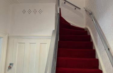 Large Traditional, Sleeps 8, 2 baths, Train, Tram, Pubs, Hucknall - Foto 40