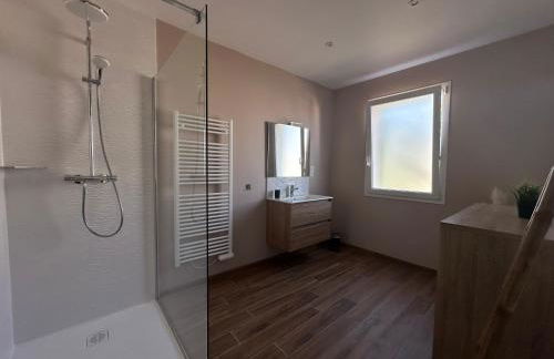 Villa du lac Naussac accès direct à la plage - Foto 12