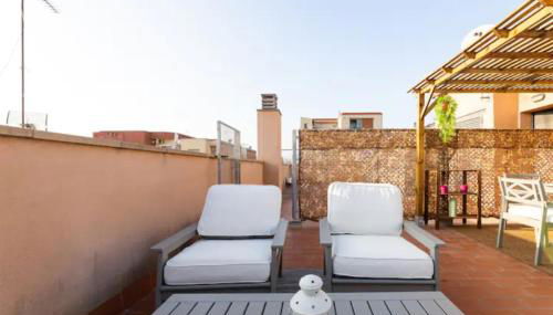 Apt.p/5 15min from Barcelona and Beaches W/Terrace - Photo 2