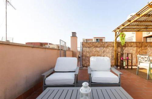 Apt.p/5 15min from Barcelona and Beaches W/Terrace - Photo 2