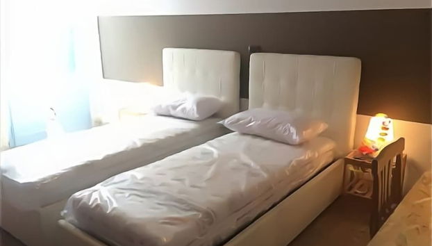 House Book - Photo 2, Room