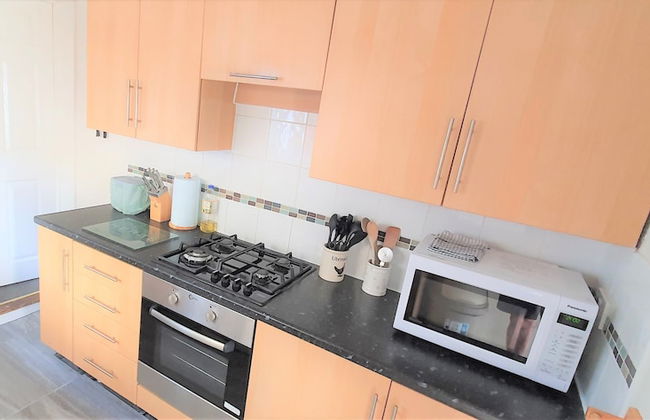 3-bed House With Superfast Wi-fi, DW Lettings 15vr - Foto 8