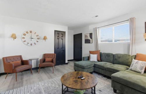 Minutes from the Beach! Navy Base and fishing pier! - Foto 1