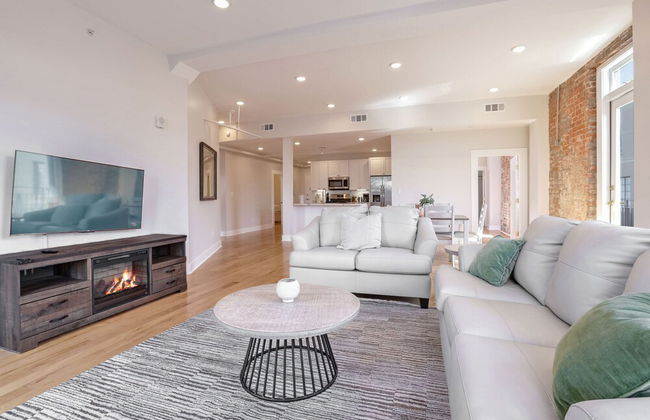 Roami at The Churchill - Photo 44