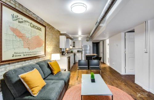 Quiet Comfort in the Big City, Just Steps to the Blue Line apts - Foto 1