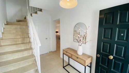 Escape to Serenity - 3 Bedroom Townhouse by the Sea! - Photo 4