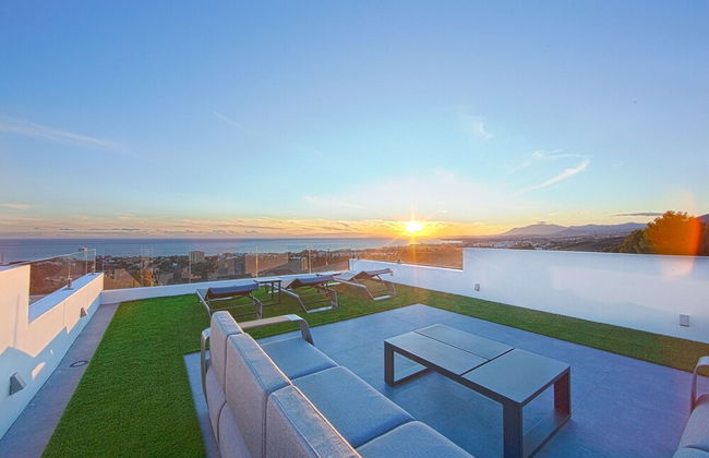 Villa in Marbella With Private Heated Pool - Photo 16