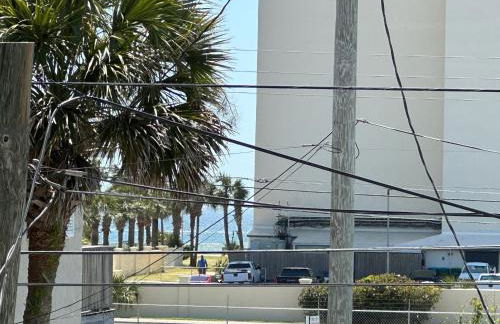 OceanView Oasis - Relax with Hot Tub, Breakfast, Fire Pit & Putting Green! - Foto 38