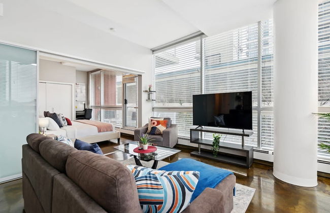 Luxury Condo Steps From Stampede Park - Photo 9