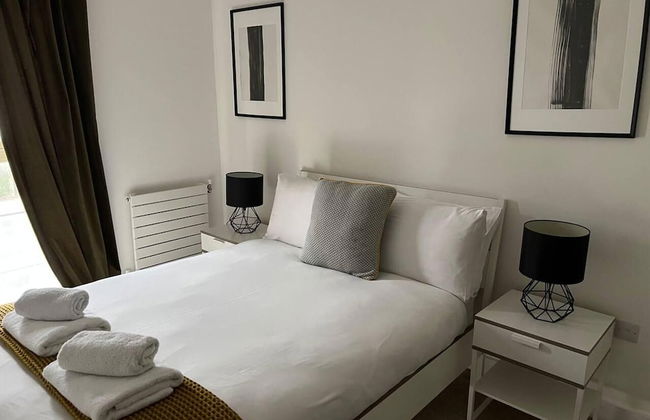 Modern 1 Bed Flat Near Station and City - Foto 1