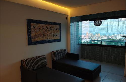 Confortável apartamento com 2 quartos, sendo um suíte, varanda, ampla sala, cozinha área de serviço e banheiro social - Foto 13