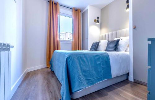 Puerta de America en Madrid - Photo 25