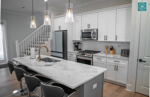 R3 at Inlet Beach with Pool Access and EV Connector - Walk to Beach - Photo 3