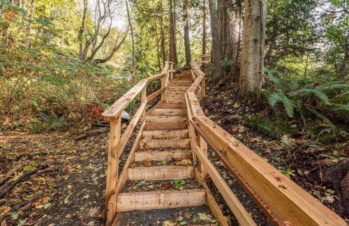 Waterfront Retreat with Fireplace, Hot Tub & Sauna - Foto 29