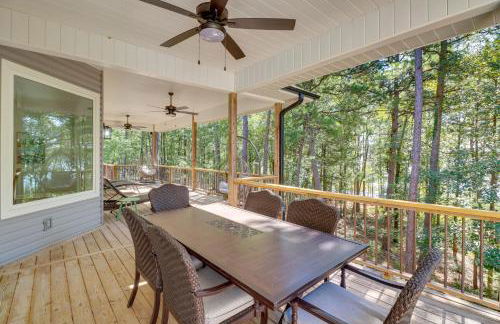 Luxury Lakefront Retreat with Deck and Patio! - Foto 34