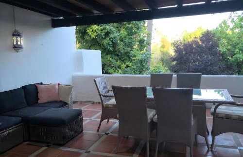 Bonito piso con jardines y piscina - Foto 19