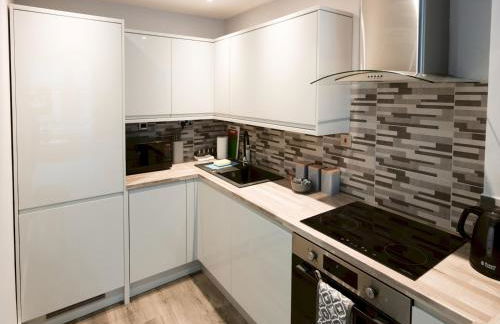 Superb 1Bed Flat in Fabulous West End - Pass the Keys - Foto 3