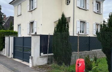 Chez F & G terrasse privée dans jardin à côté de la maison - Foto 6