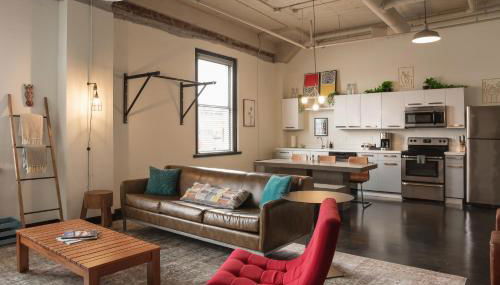 Hotel Clemons - Photo 1