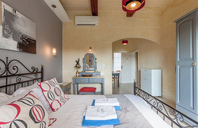 Twilight Gozitan Farmhouse With Pool - Foto 3