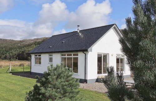 Riverview Cottage - Photo 1