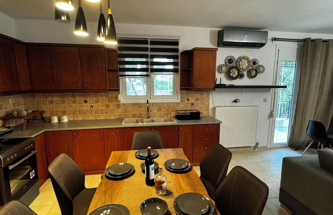 Skiathos Center Stylish 2 Bd w Balcony - Photo 11