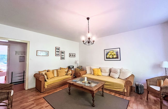 2 bedroom Apartment in Traben-Trarbach with garden - Photo 7