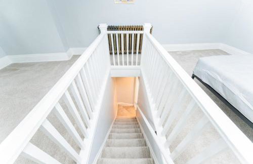 TWO town homes! 6 Bedrooms, 2 King beds, Walk to Eats - Foto 63