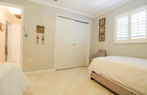 Charming 2 BR home minutes from Siesta Key beaches - Destination Paradise - Foto 16