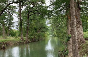 VINTAGE RIVER CAMP CABIN! PRIVATE RIVER ACCESs! - Foto 24