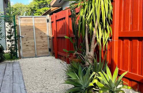 Cozy house close Brickell - Photo 33