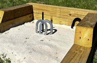 Three Suns Full Rental | 8 Cabins | Views | River - Foto 44