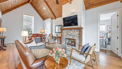 Direct Lake Access and Fire Pit Tuckasegee Cottage! - Foto 3