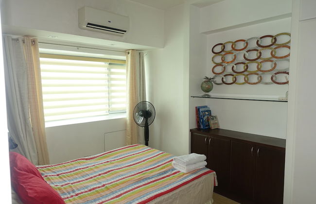 Luxury Condo at Forbeswood Parklane - Foto 20