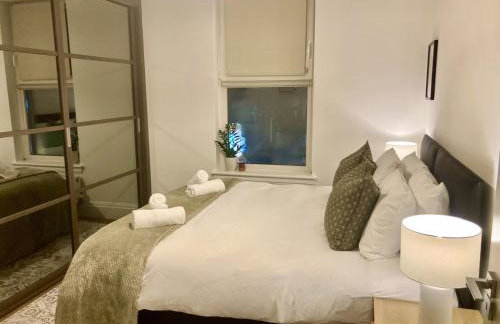 Richmond High Street Retreat – Station Steps Away - Foto 13