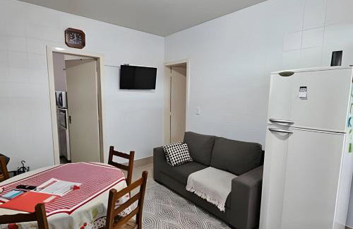 Casa com Lareira e Ar Condicionado Bem Localizada - Foto 15