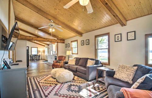 Waterfront Onamia Retreat with Dock and Fire Pit! - Foto 5