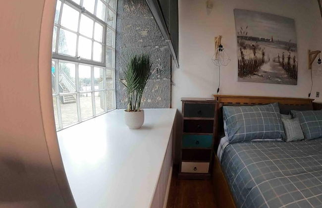 Cozy Coastal Apartment - Photo 2