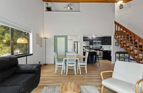 McCall Mountain Getaway - Pet Friendly - Photo 12