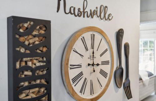 East Nashville Sweetie Near to Downtown 2 Bed 2 Bath with Fenced Yard 30 or more Days by SkyRun Nashville - Foto 48