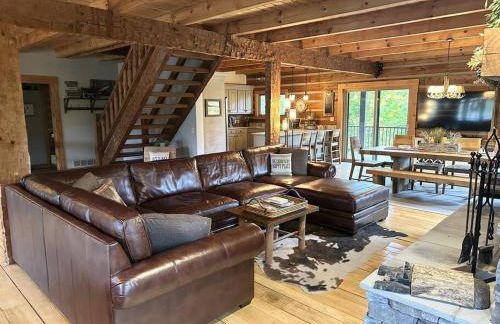 Large Log Cabin Chalet w/ Hot Tub - Horses & Lake! - Foto 25